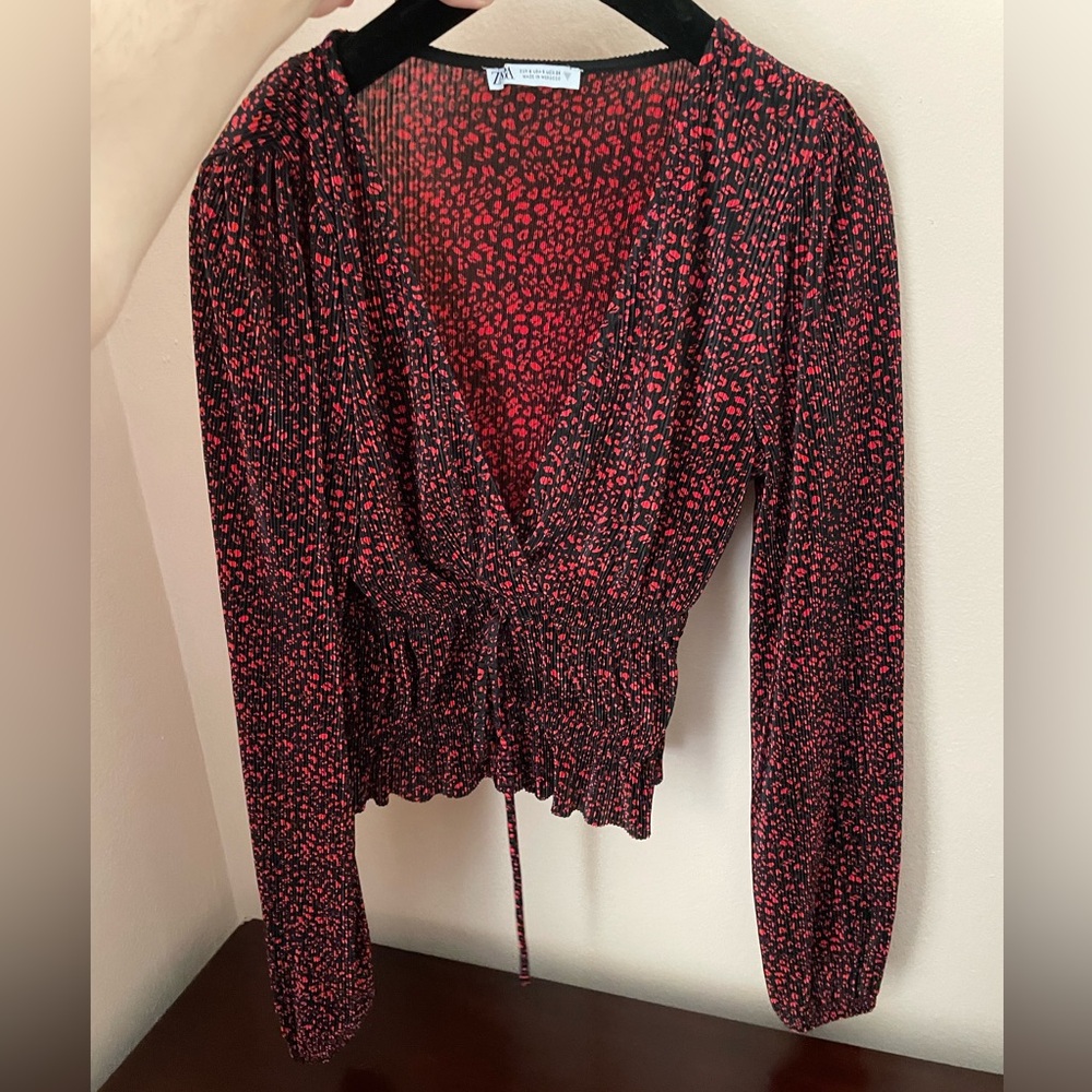Women's Red and Black Printed Top